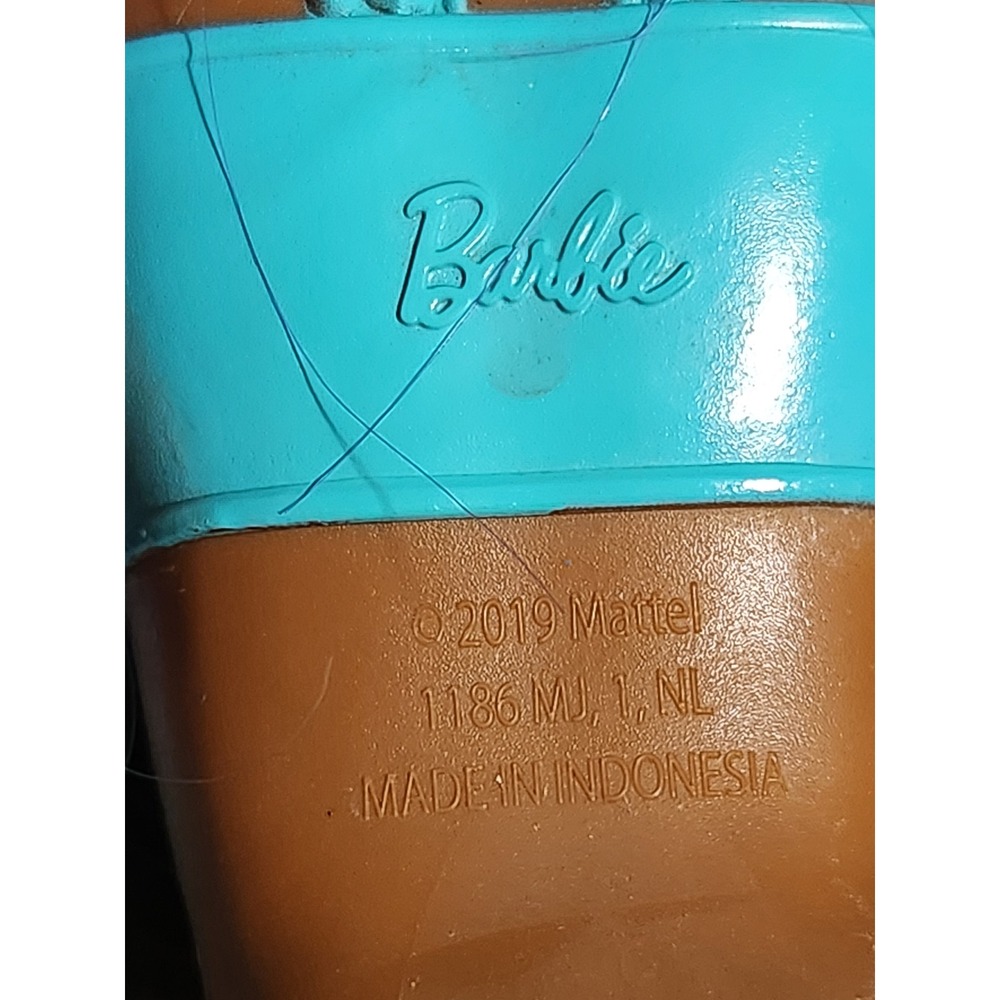 Barbie Mermaid Doll 2019 Purple Teal Hair Yellow Blue‎ Tail - Picture 6 of 7
